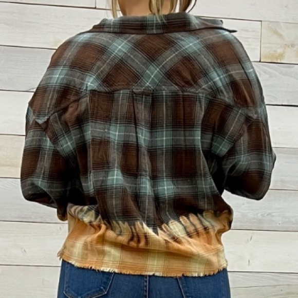 Bleach Wash Plaid Cropped Flannel | Raw Hem Jacket - Picture 3 of 11